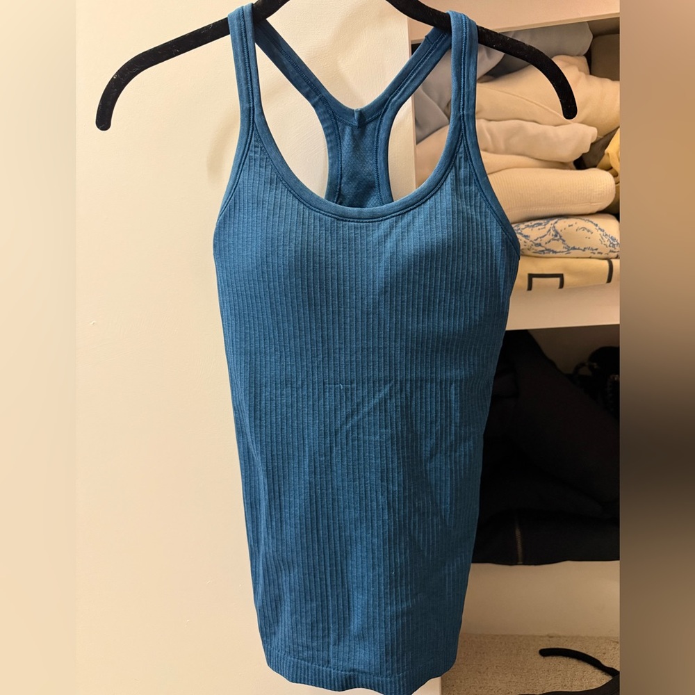 Lululemon Ebb to Street tank size 4